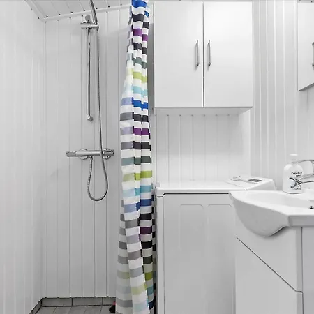 4754-ronne-stampen-vej-8-hus-5 伦讷